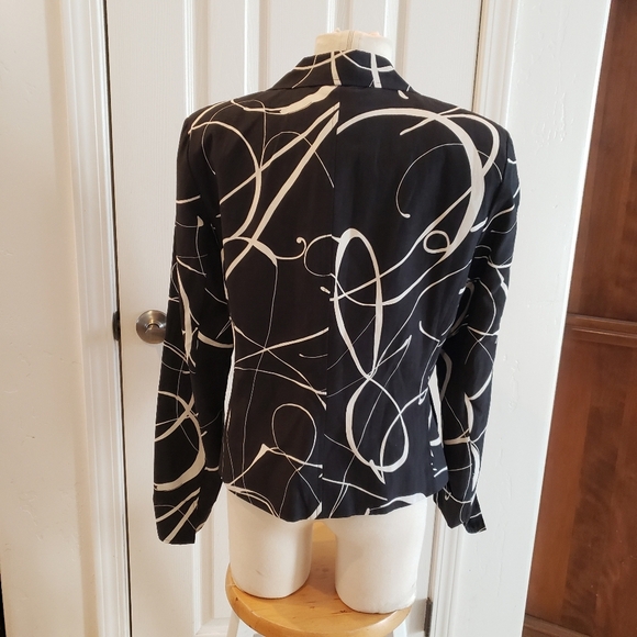 Neiman Marcus Abstract Black and White Blazer - Picture 7 of 9